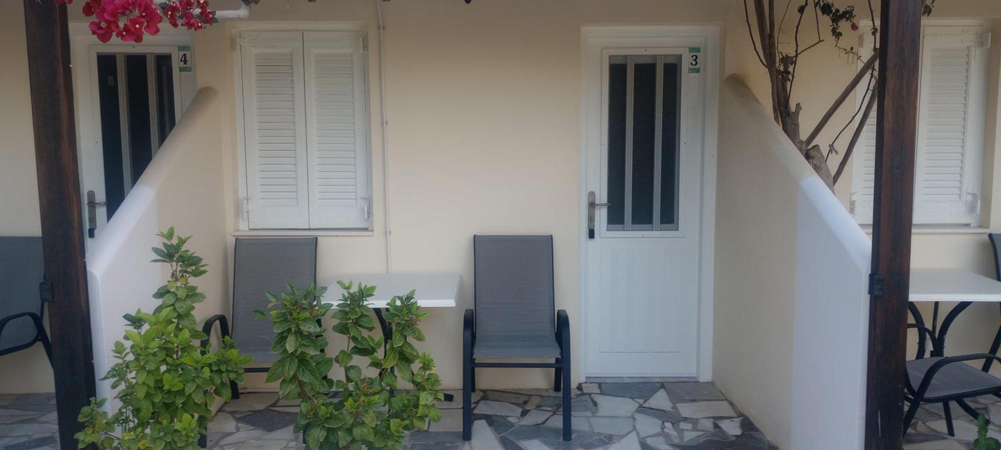 Pension Romantika Matala Exterior foto